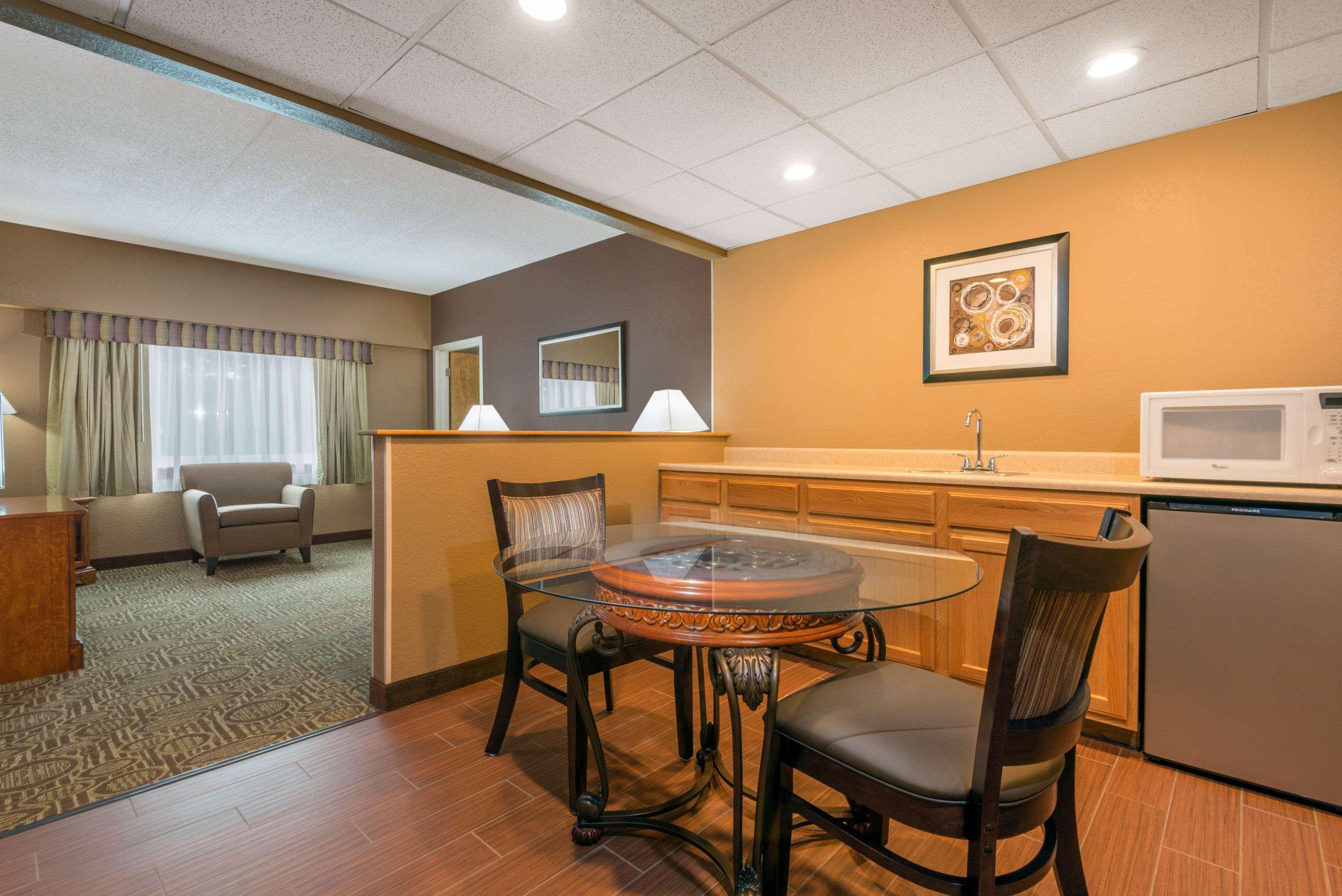 Ramada By Wyndham Paintsville Hotel & Conference Center Eksteriør bilde