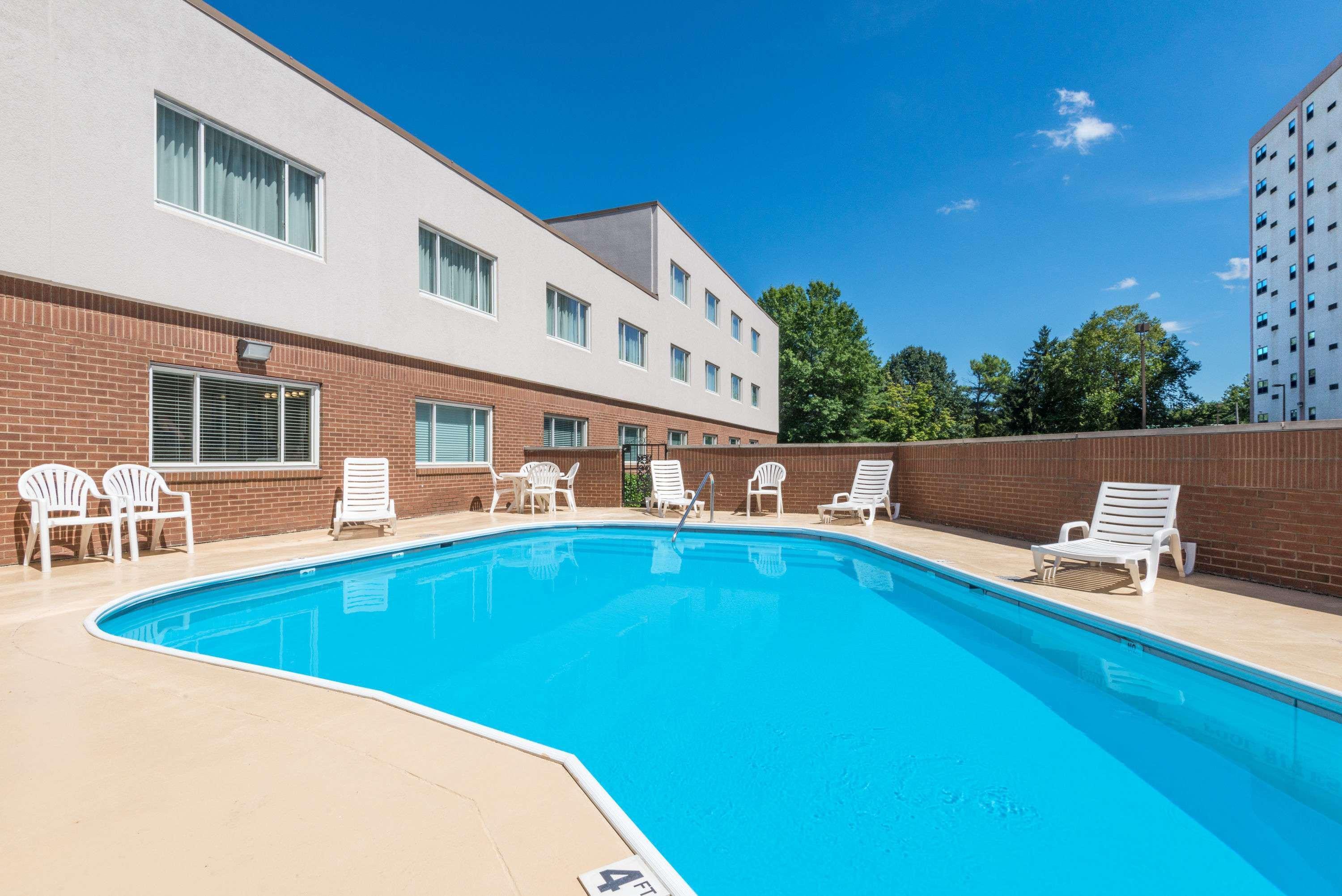 Ramada By Wyndham Paintsville Hotel & Conference Center Eksteriør bilde